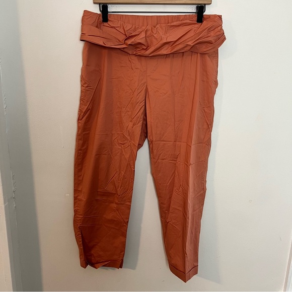 HATCH- Maternity The Ipek Pant Twist Gathered
Waist Poplin Crop Trouser Pant - Picture 2 of 6